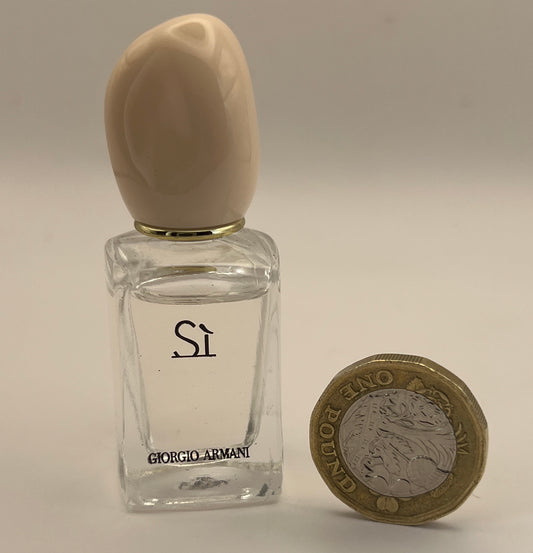 Giorgio Armani Si EDT 7ml - Elegant On-the-Go Fragrance